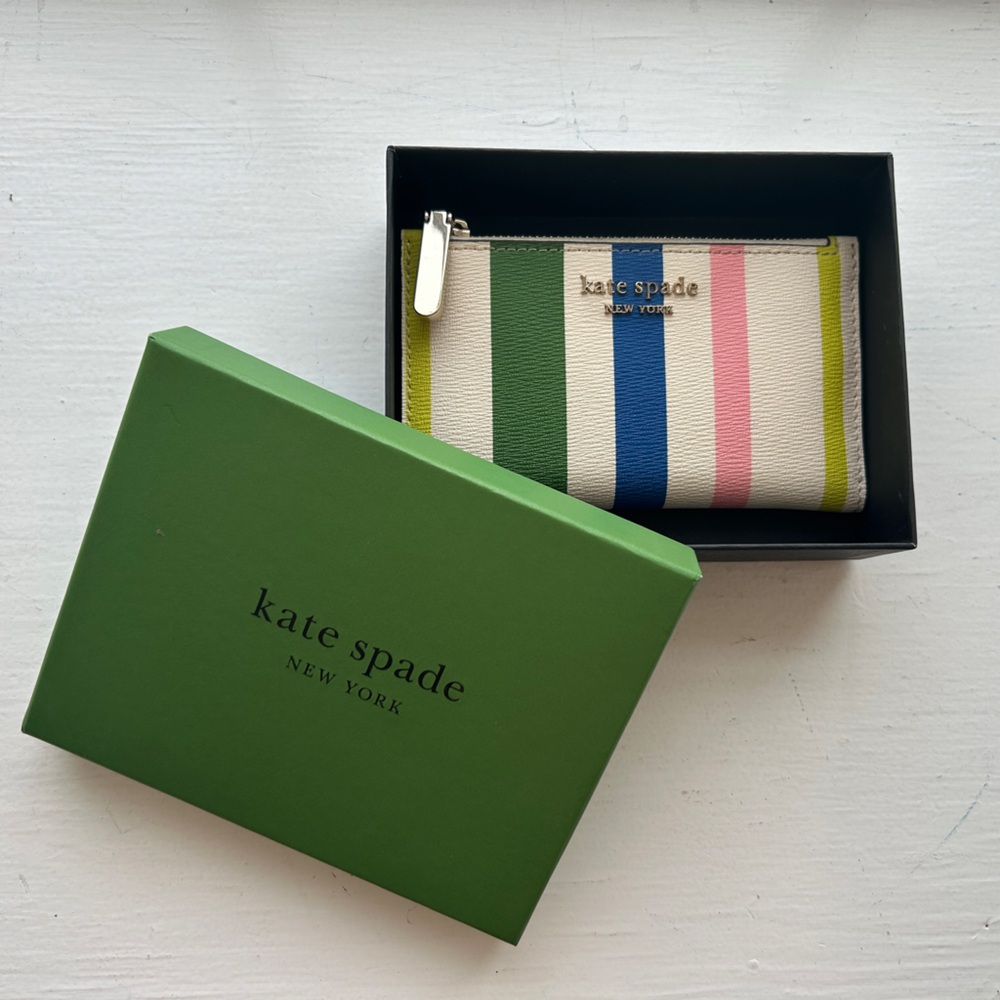 Kate Spade Bradley Breezy Stripe Leather Bi-fold Wallet ✨CLOSET CLEANOUT✨